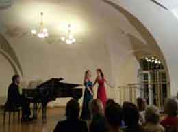 Elena Bakanova, Elisabetta Tagliati e Fabio Guidetti in un concerto di musica da camera italiana a San Pietroburgo